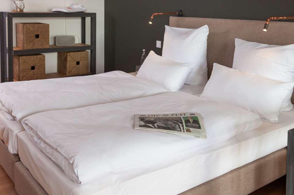 Staycity Aparthotels Dresden City Centre Room photo A duvet on a bed
